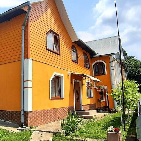 Guest House Karpaty Yaremche Bagian luar foto