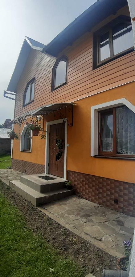 Guest House Karpaty Yaremche Bagian luar foto