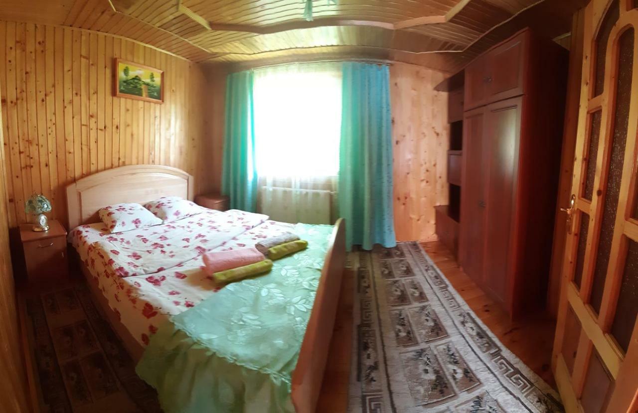 Guest House Karpaty Yaremche Bagian luar foto