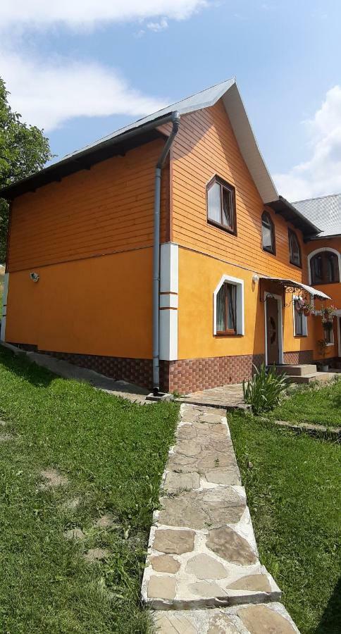 Guest House Karpaty Yaremche Bagian luar foto